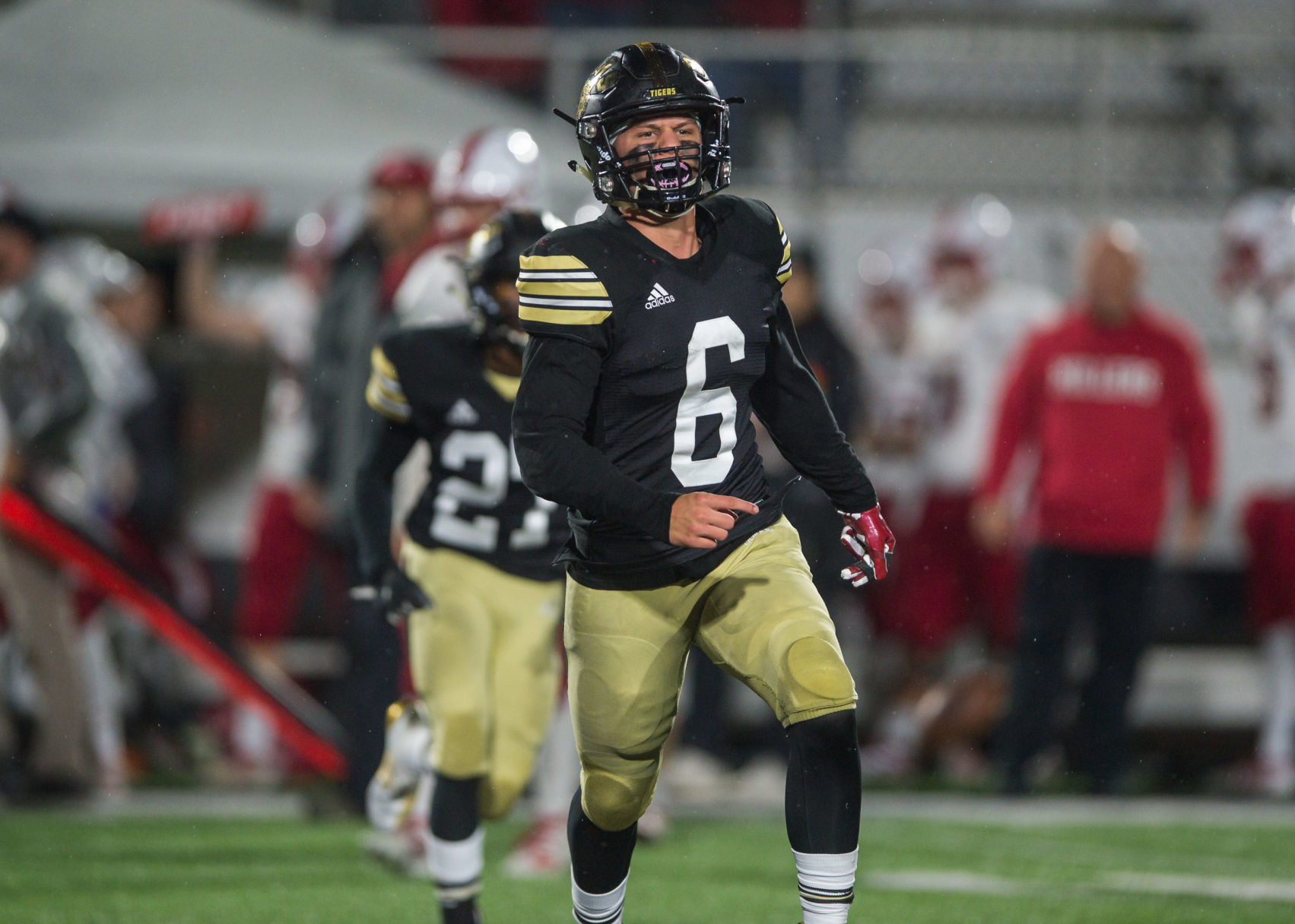 No. 5 Class 6AI: Broken Arrow Tigers (7-2)